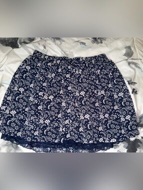 Forever 21 Floral Navy and White Lace-Trim Skirt